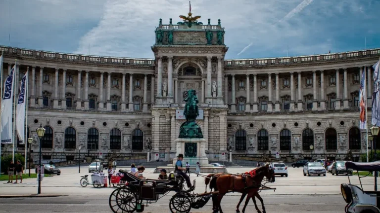 ტური ვენაში