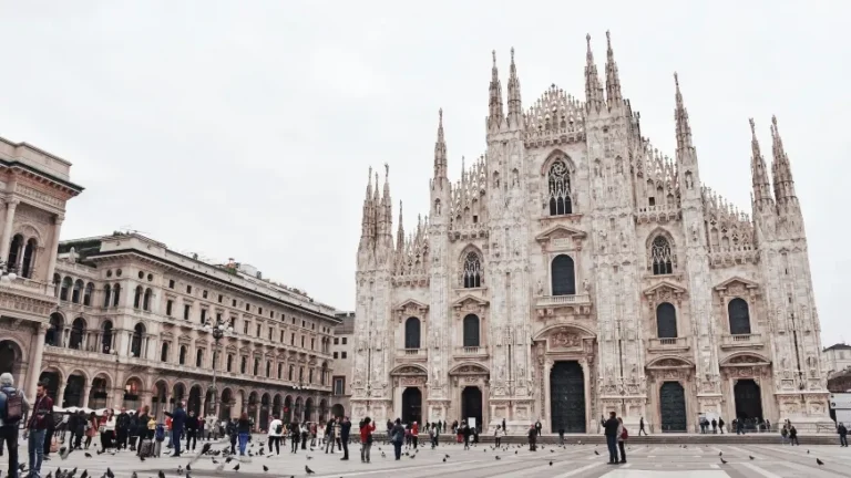 მილანის ტური